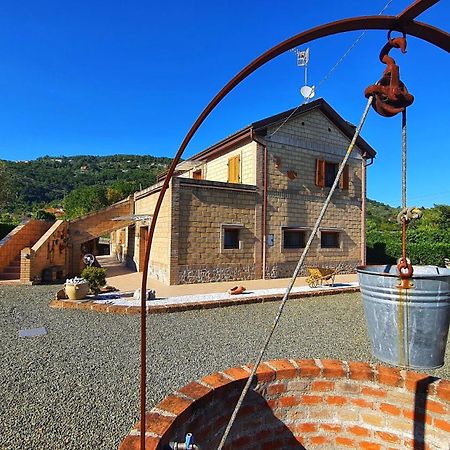 Spicchio Di Luna - Casa Vacanze Albiano Magra ภายนอก รูปภาพ