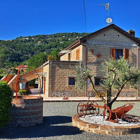Spicchio Di Luna - Casa Vacanze Albiano Magra ภายนอก รูปภาพ