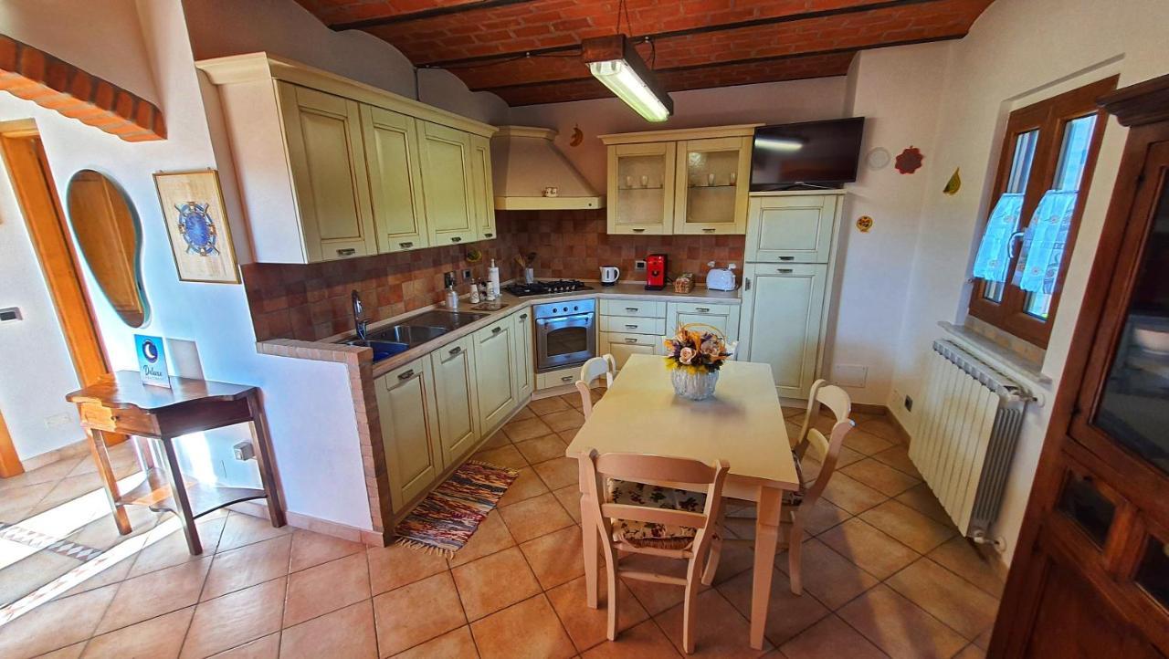 Spicchio Di Luna - Casa Vacanze Albiano Magra ภายนอก รูปภาพ
