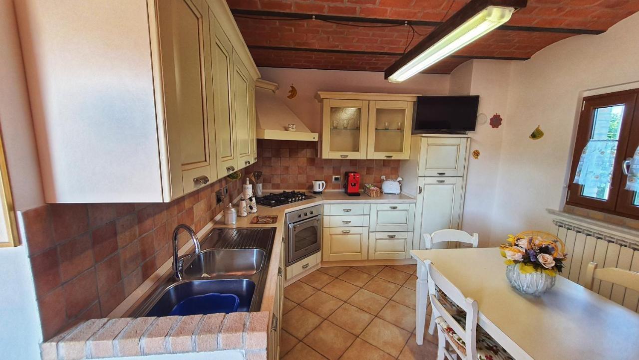 Spicchio Di Luna - Casa Vacanze Albiano Magra ภายนอก รูปภาพ