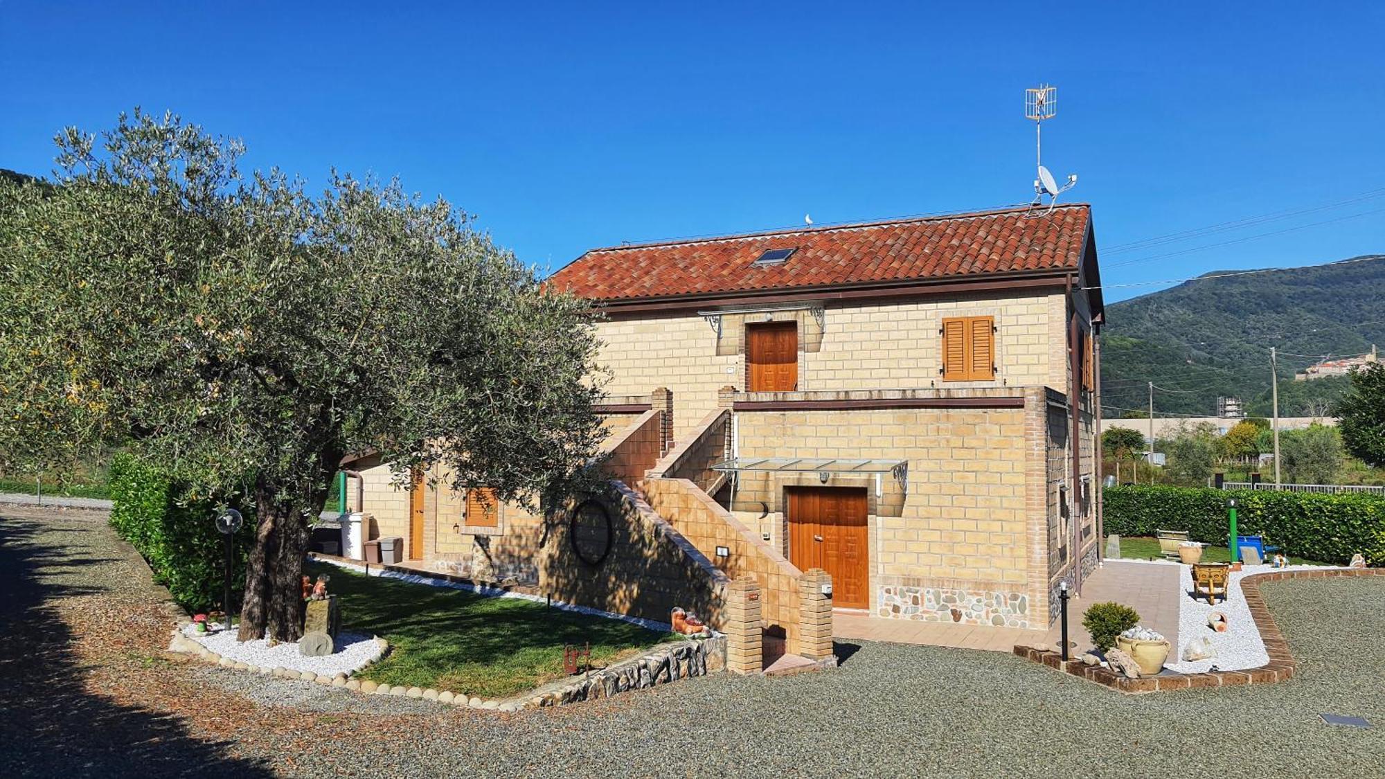 Spicchio Di Luna - Casa Vacanze Albiano Magra ภายนอก รูปภาพ