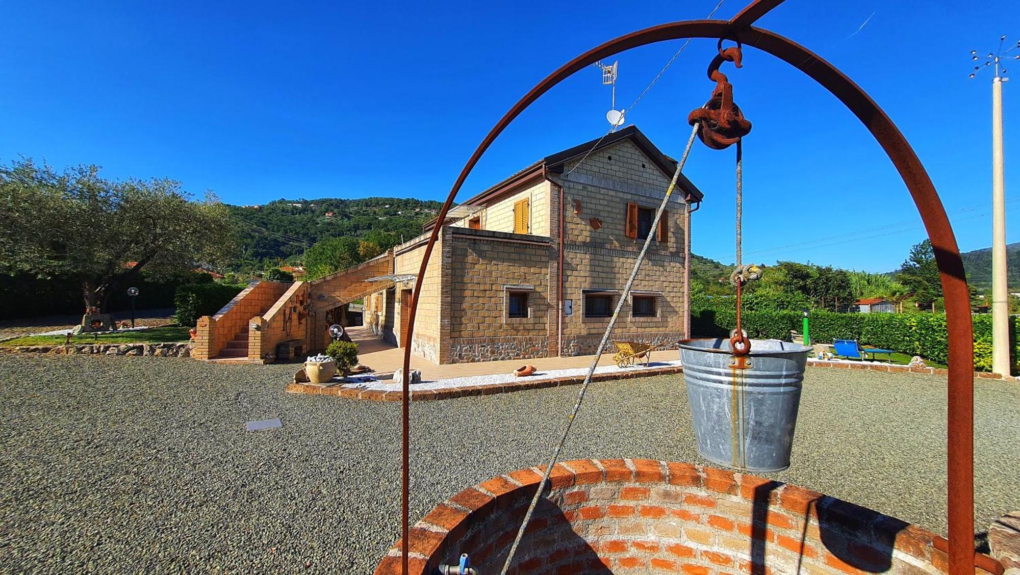Spicchio Di Luna - Casa Vacanze Albiano Magra ภายนอก รูปภาพ
